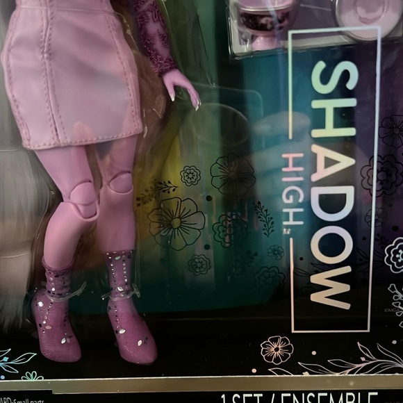 Shadow High Lavender Lynn - Purple Fashion Doll new - Picture 4 of 7